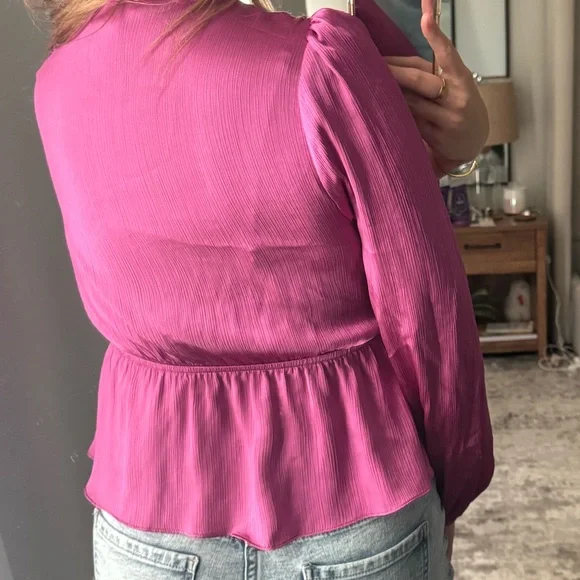 Elegant Magenta Pink Women's Top - Picture 4 of 12